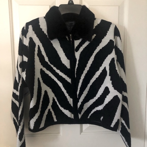 BLACK AND WHITE ZEBRA PRINT ZIP UP CARDIGAN SWEATER MP - Picture 8 of 9